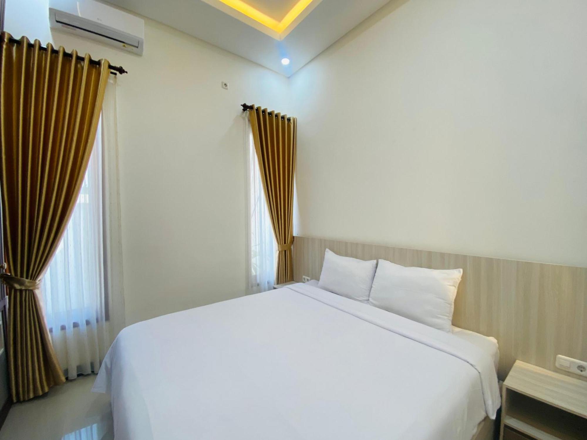 Kanggo Riko Family Homestay Mitra Reddoorz Баньювангі Екстер'єр фото